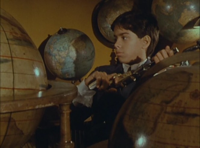 Les trois couronnes du matelot (Raúl Ruiz, 1983).avi_snapshot_01.26.11_[2018.12.10_13.43.47]