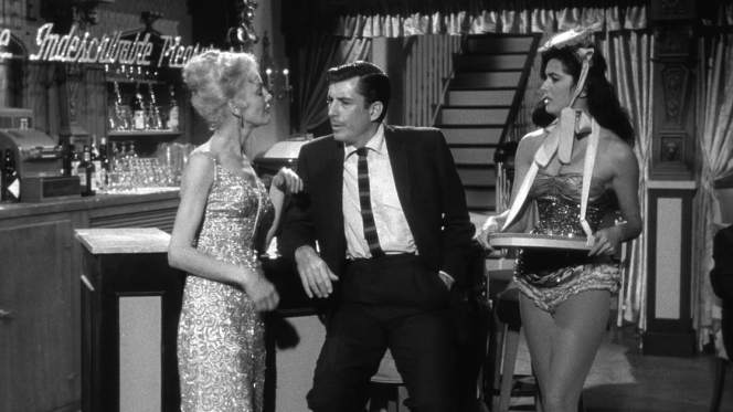 1118full-the-naked-kiss-screenshot